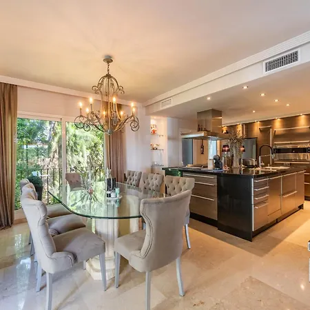 Palm Frontline Penthouse Holiday home