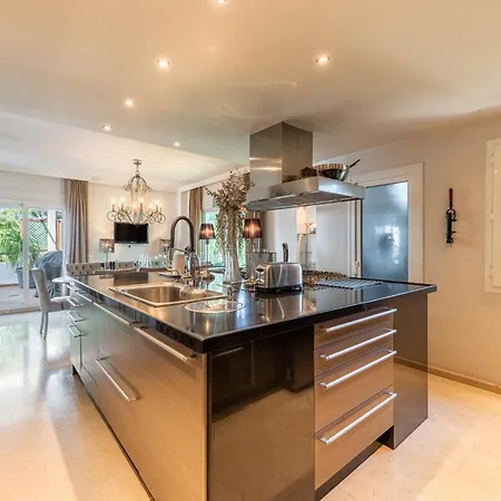 Palm Frontline Penthouse * Marbella