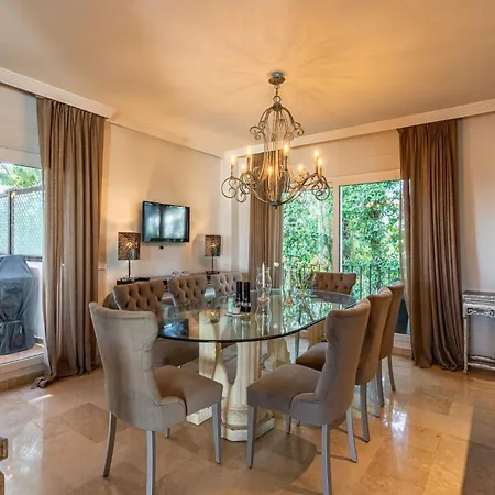 Palm Frontline Penthouse Holiday home Marbella